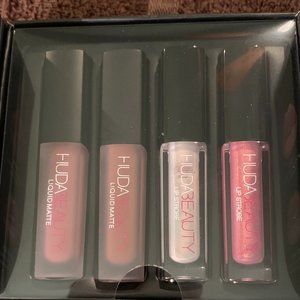 Huda Beauty Matte & Strobe